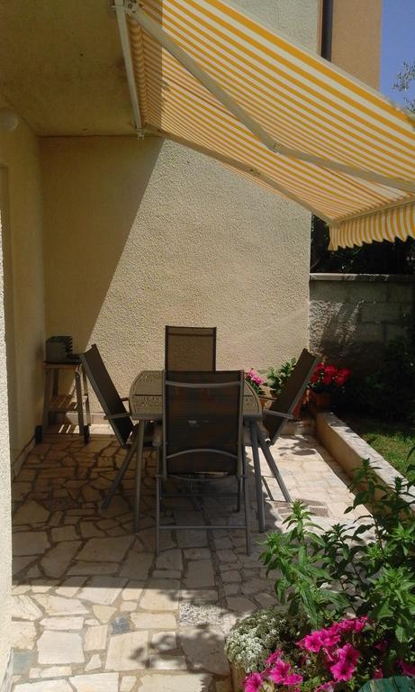 Apartment Laura Poreč Exteriör bild